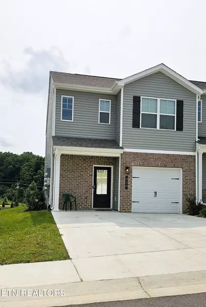 333 Emma Victoria WAY, Kodak, TN 37764