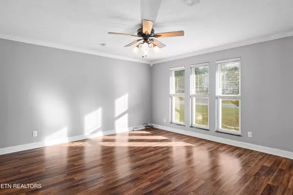 Maryville, TN 37804,1215 Dogwood DR