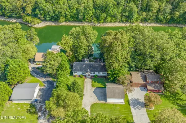 Jacksboro, TN 37757,377 Clear Lake DR