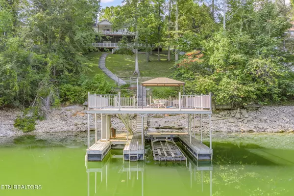 Jacksboro, TN 37757,377 Clear Lake DR