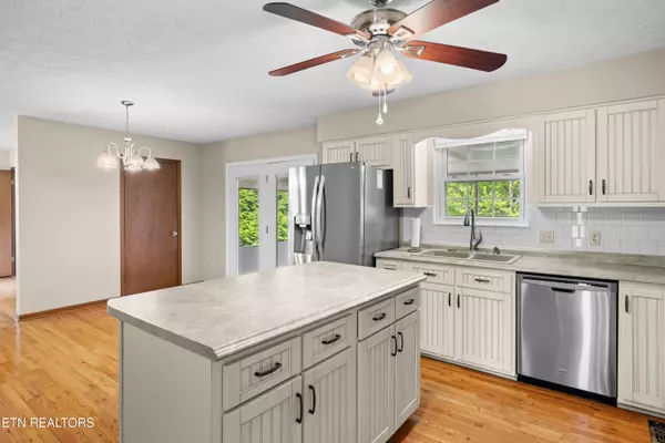 Lenoir City, TN 37772,235 River Chase Rd