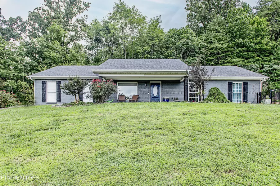 525 Main Ave, Friendsville, TN 37737