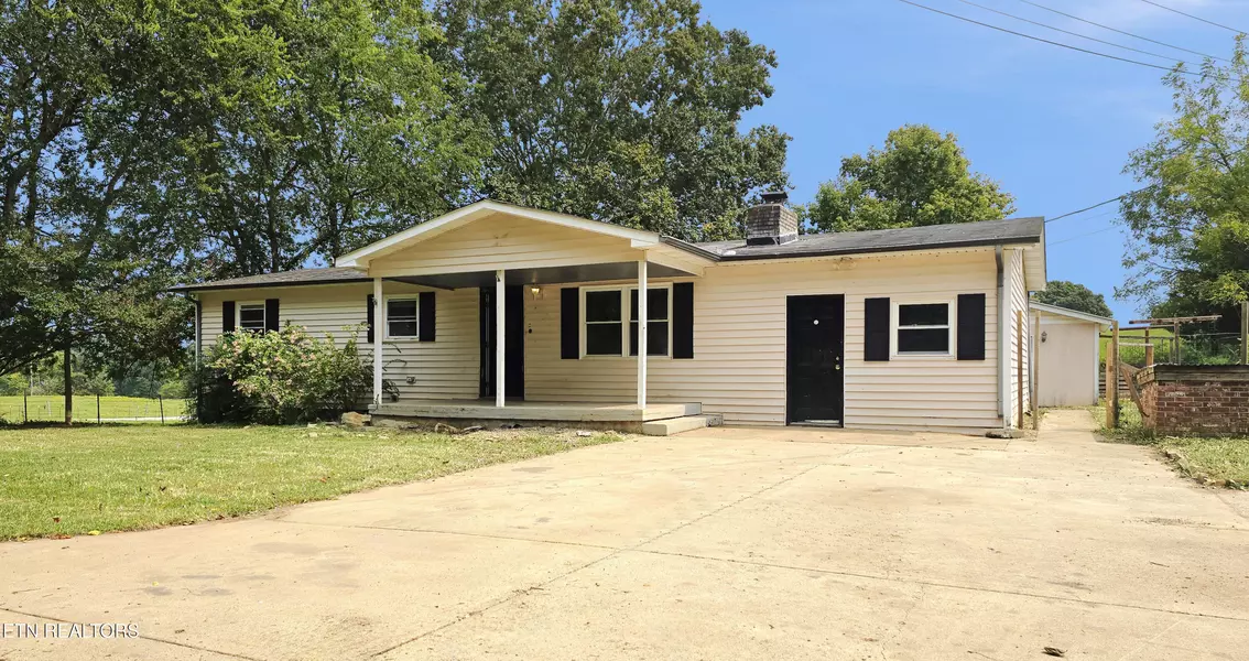 1035 Lakeside Rd, Madisonville, TN 37354