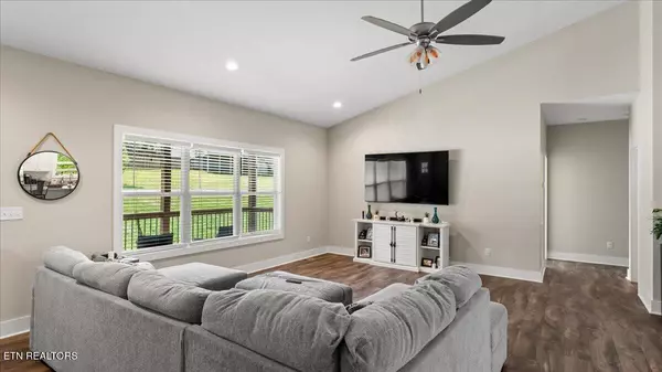 Kodak, TN 37764,409 Cedar Creek CIR