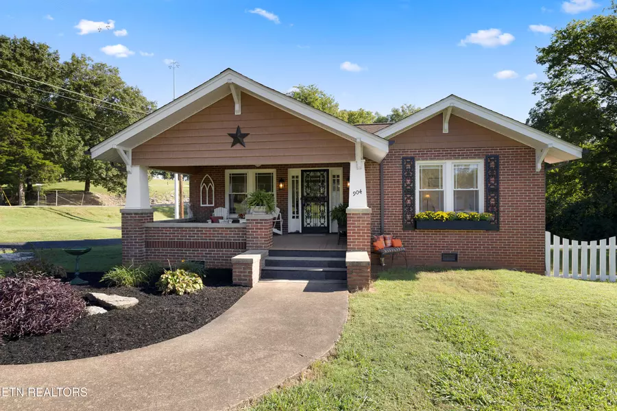 904 Eagle Bend Rd, Clinton, TN 37716