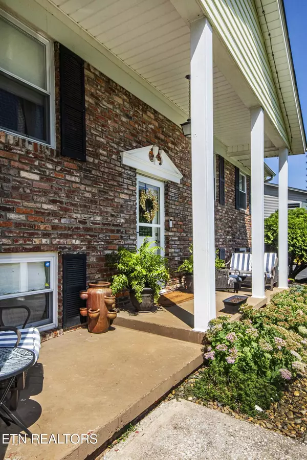 Knoxville, TN 37923,701 Meadecrest DR