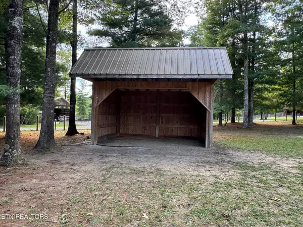 Jamestown, TN 38556,223 Lonesome Pine LN