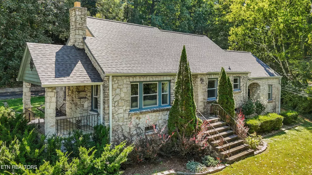 5106 Holston DR, Knoxville, TN 37914