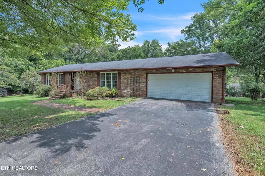 213 Westshore DR, Harriman, TN 37748