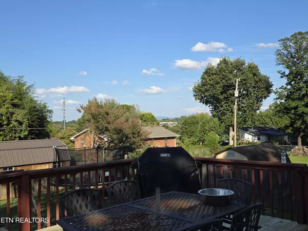 Maryville, TN 37801,413 Daybreak DR