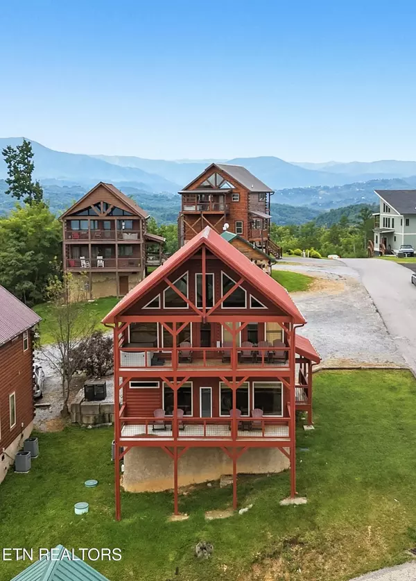 Sevierville, TN 37876,2042 Starr Crest DR