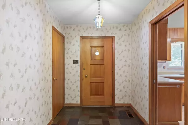 Oak Ridge, TN 37830,961 West Outer DR