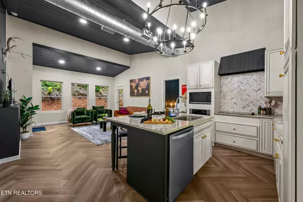 Sevierville, TN 37876,2019 Spotted Fawn WAY