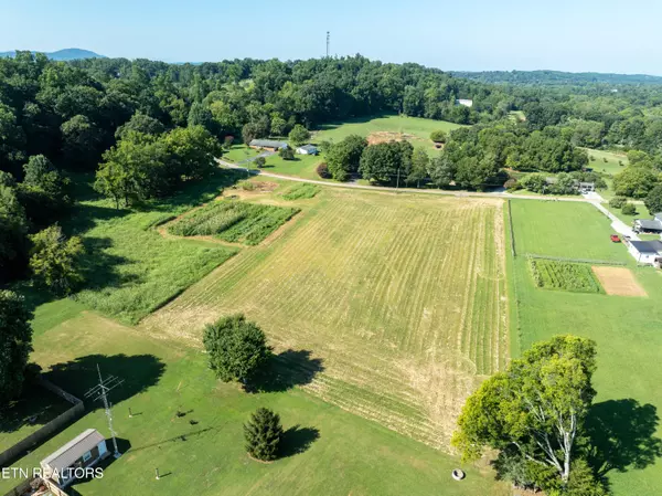 Maryville, TN 37803,1124 Walker School Rd
