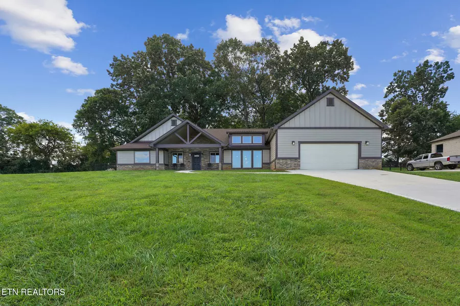 354 Fairway DR, Dandridge, TN 37725