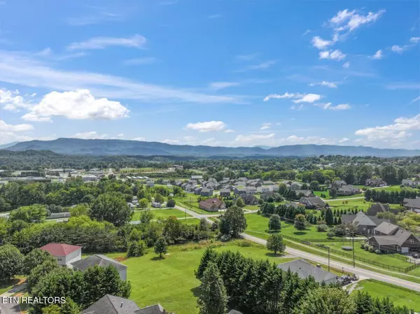 Seymour, TN 37865,525 Hills Gate CIR