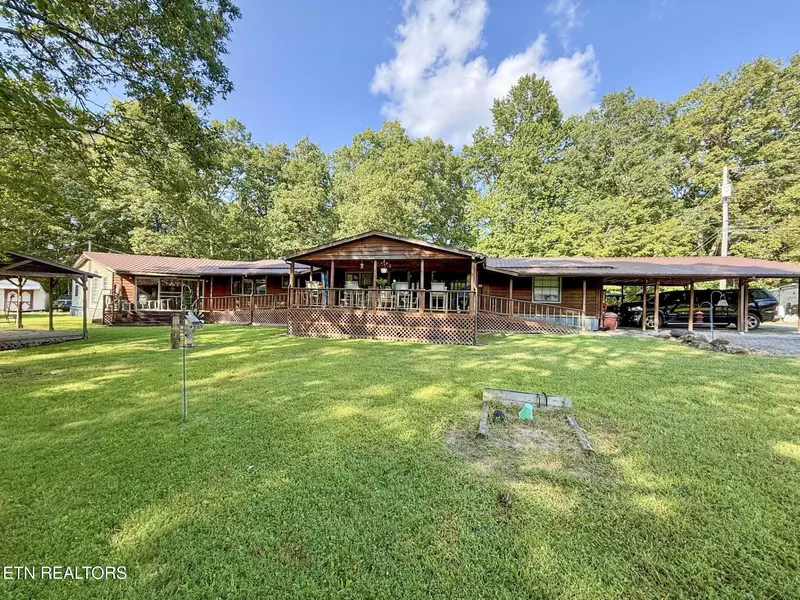 311 Dykes LN, Crossville, TN 38571