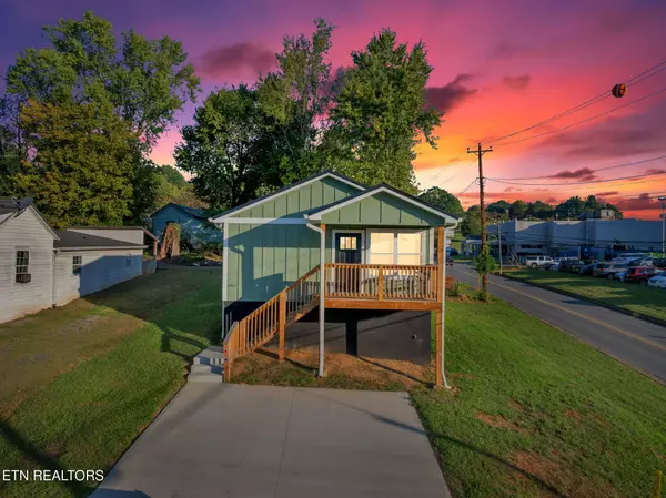 Morristown, TN 37814,1002 Watercrest St