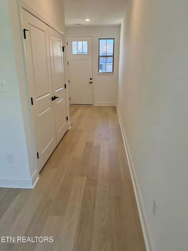 Maryville, TN 37804,1818 Bennett Village DR