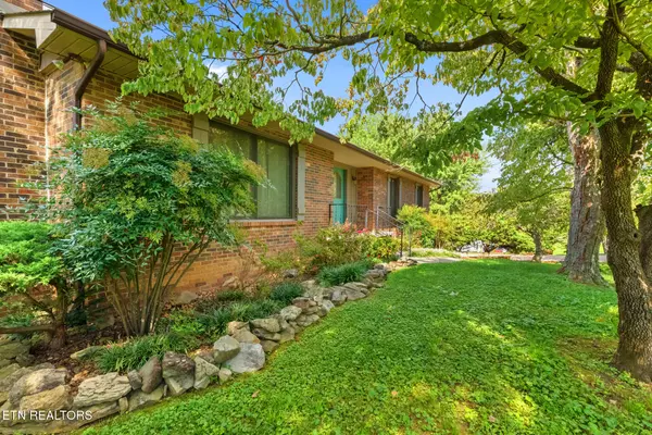 Clinton, TN 37716,406 Farmer Hollow Rd