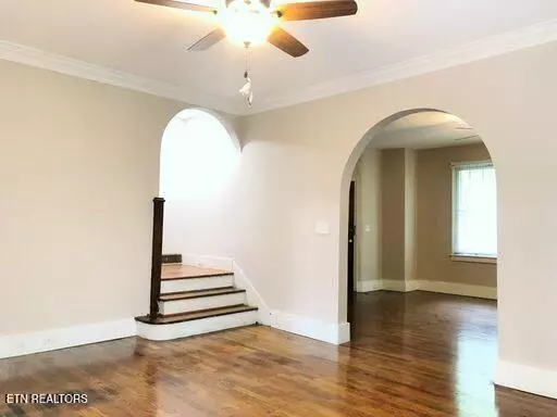 Knoxville, TN 37919,4039 Kinston Pike #2