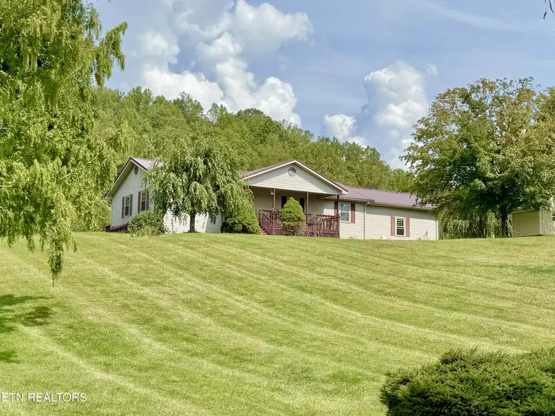 292 Chantilly Hill DR, Rose Hill, VA 24281