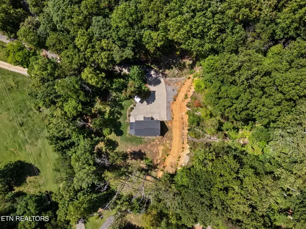 Powell, TN 37849,8811 Ellis Lane