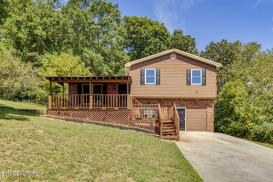 1220 Mountain View Circle, Etowah, TN 37331