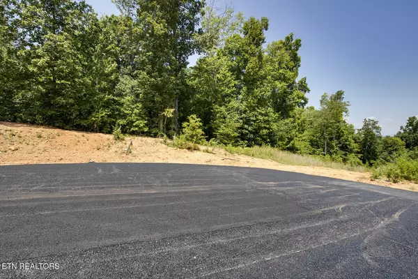 Lenoir City, TN 37771,675 Travellers WAY