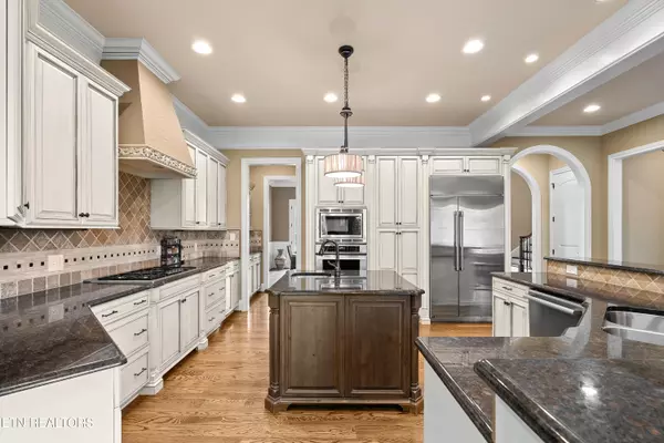 Knoxville, TN 37934,818 Hammock LN