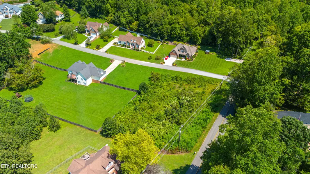 Lot 8 Farmers Hollow Rd, Clinton, TN 37716