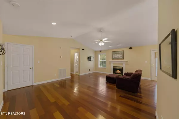 Corryton, TN 37721,8416 Graceland Rd