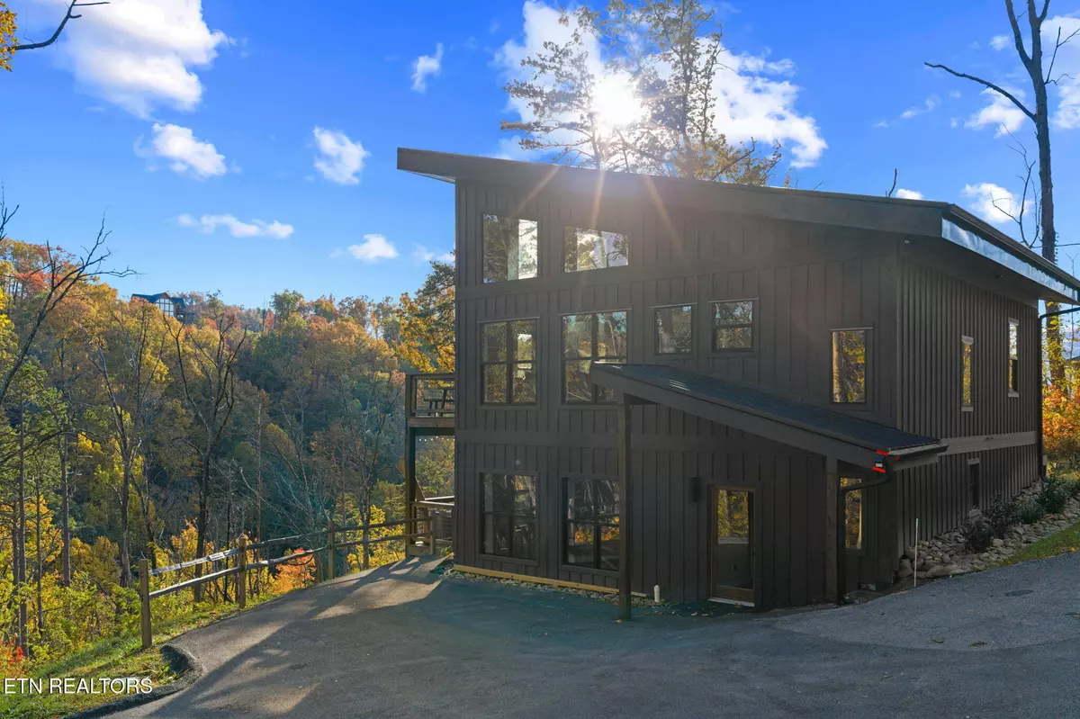 Sevierville, TN 37862,2216 Headrick Lead