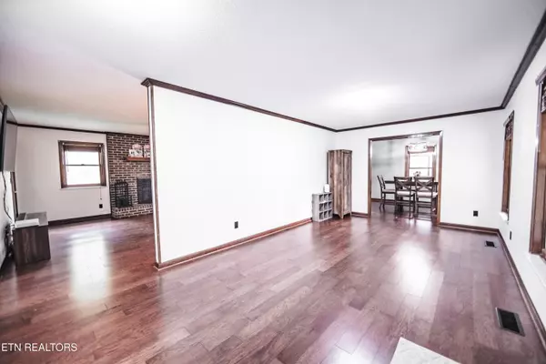 Oliver Springs, TN 37840,105 Simpson LN