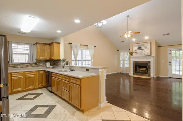 Knoxville, TN 37932,10336 Iverson LN