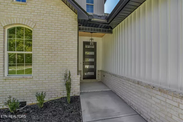 Loudon, TN 37774,108 Oostagala DR