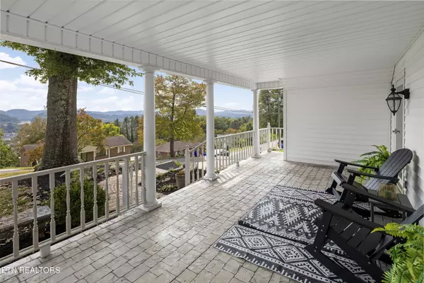 Clinton, TN 37716,320 Maple Street St