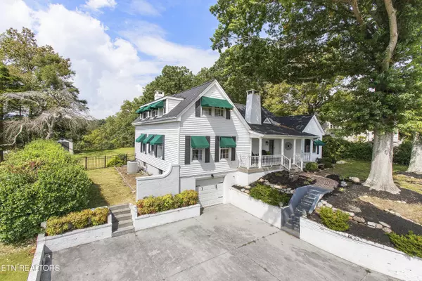 Clinton, TN 37716,320 Maple Street St