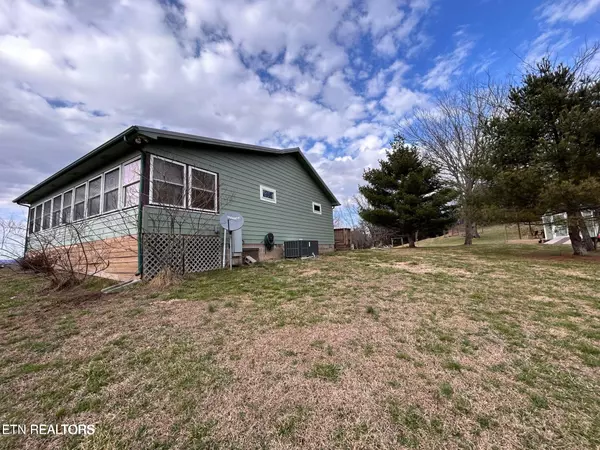 New Tazewell, TN 37825,444 Tilmon West LN