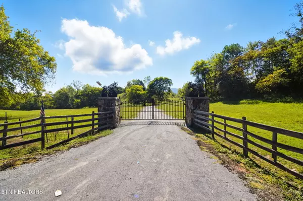 1356 Jayell Rd, Sevierville, TN 37862