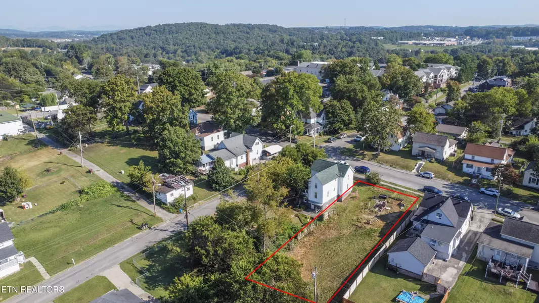 408 N C Street, Lenoir City, TN 37771