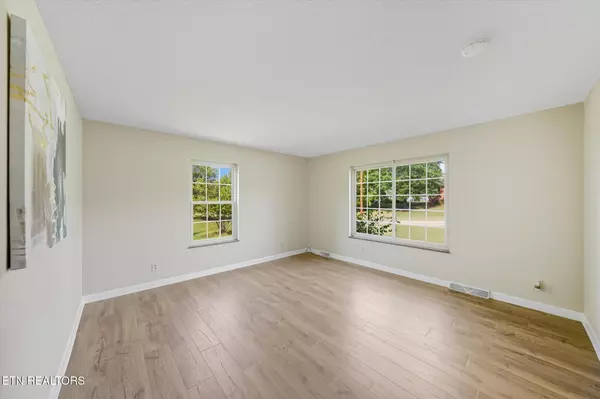 Maryville, TN 37803,319 Kenmark DR