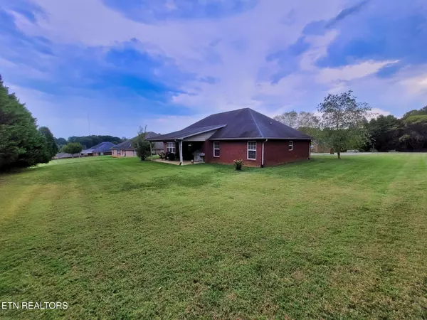 Lenoir City, TN 37771,245 Flora DR