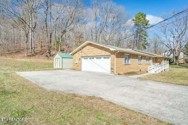 Harriman, TN 37748,111 McNew DR