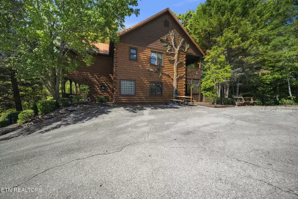 836 Bear Run WAY, Sevierville, TN 37862