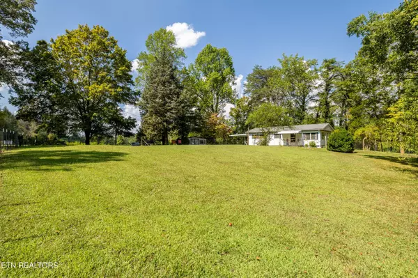 Vonore, TN 37885,268 Mountain View DR