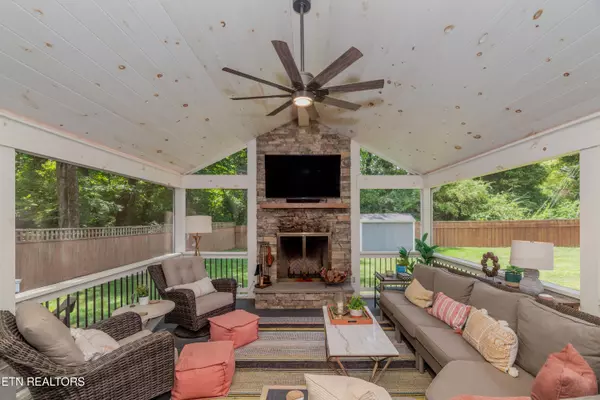 Knoxville, TN 37919,415 Highland Hills Rd