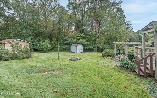 Knoxville, TN 37920,708 White Oak DR