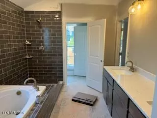 Knoxville, TN 37932,2032 Hickory Reserve Road