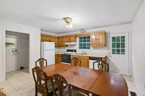 Athens, TN 37303,201 County Road 176